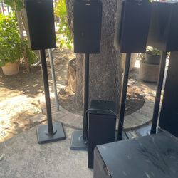 Klipsch surround sound speakers set of 10