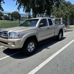 toyota tacoma prerunner 