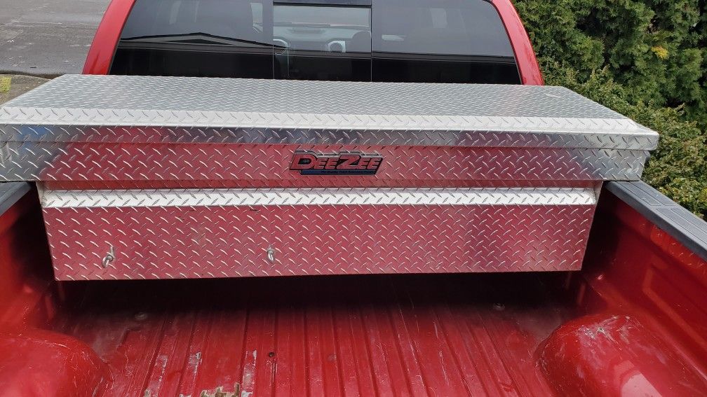 FULL SIZE TRUCK BED TOOLBOX