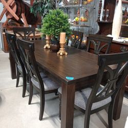 Elegant Table Set / Comedor Elegante