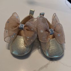 NEW Infant Gold With Silvery Stars And Lace Shoes