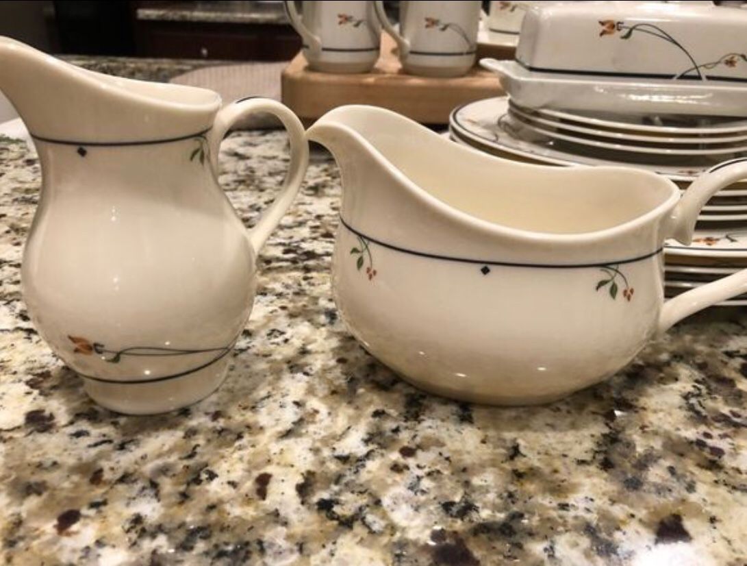Gorham Ariana fine China dinnerware collection town and country for Sale in Tulare, CA OfferUp