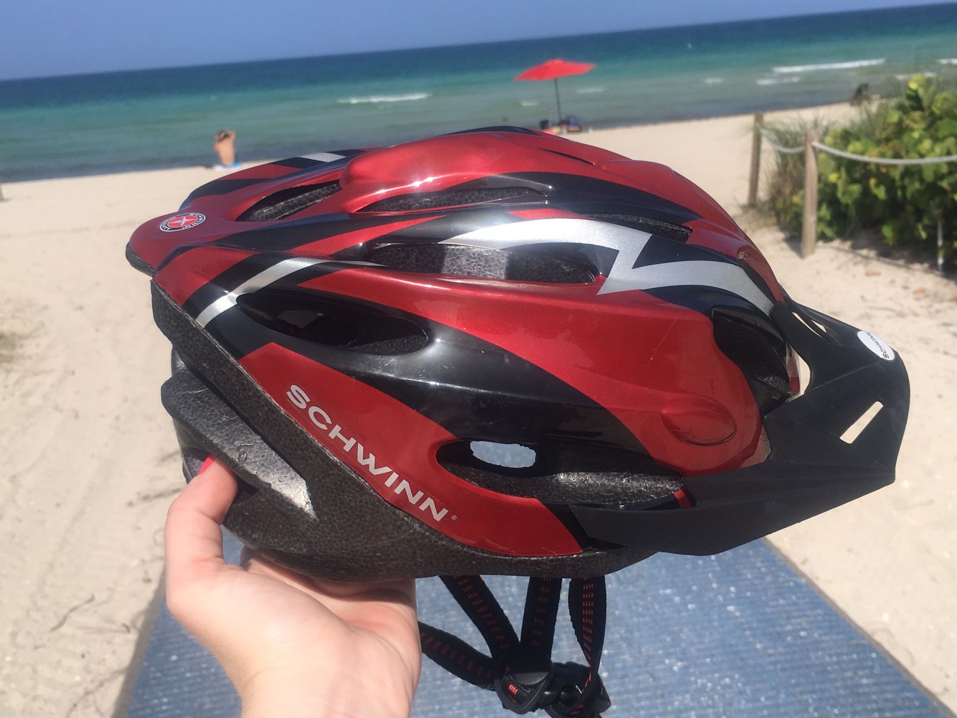 Schwinn adult bike helmet