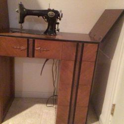 Damascus Rotary Sewing Machine And Cabinet