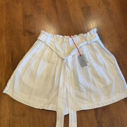 Woman’s  Voyageur By mersea 100% Linen Shorts Shipping Available 