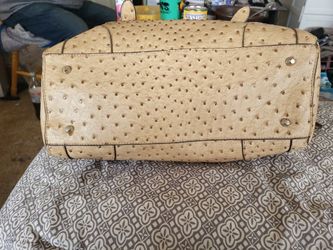 Beautiful cream colored Purse  very nice