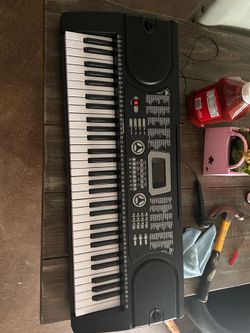 61-Key Electronic Piano Keyboard KEY-UNIT-309-BLK with Microphone, Battery or AC Powered