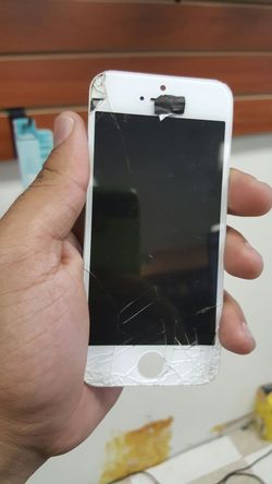 Fixing cracked screens for low cost