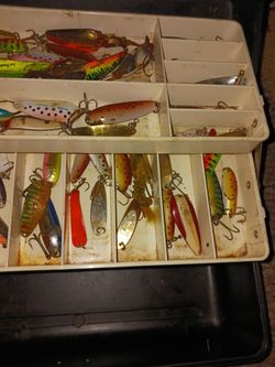 40-50 Vintage Fishing Lures With Old Pal Fishing Tackle Box for