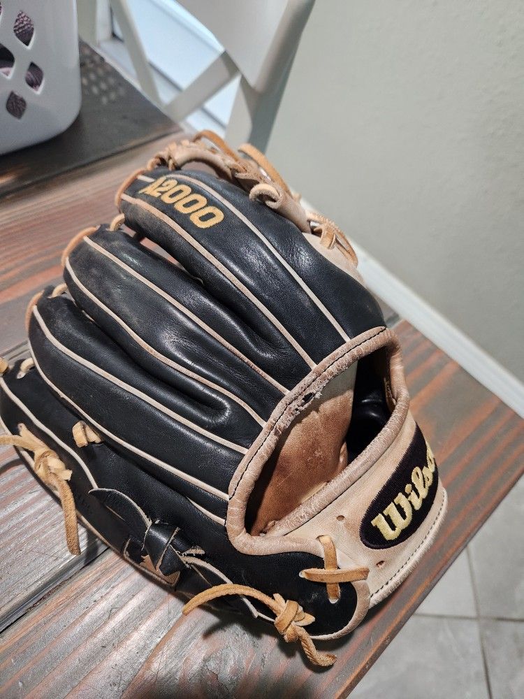 Wilson A2000 Baseball Glove