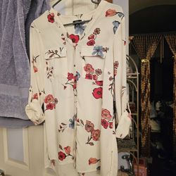 F&F Women's Shirt Size 8 In Excellent Condition Like New 