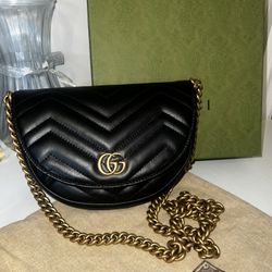 Gucci Half Moon Purse (authentic) 