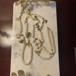 Vintage Pearl Charm Necklace 
