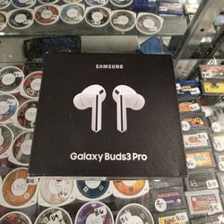 Samsung Galaxy Buds 3 Pro AI True Wireless Noise Cancelling Earbuds - White