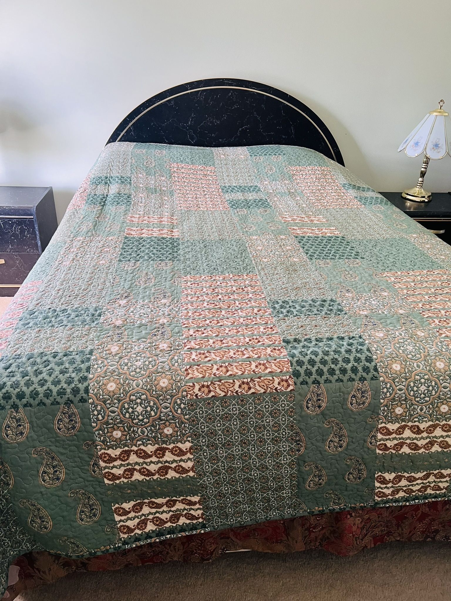 Queen Bedroom Set (11 Pieces)