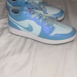 Jordan 1 Low SE Aquarius blue