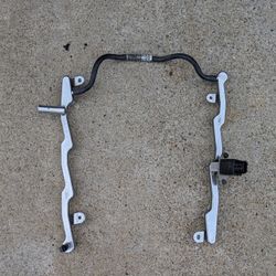 1(contact info removed) Mustang 4.6 2V Fuel Rail - Free