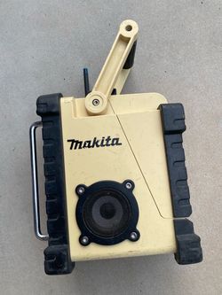 MAKITA JOBSIDE AM/FM / Aux-PRO-HAVY DUTY PORTABLE 📻 Radio
