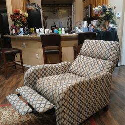 Recliner Chair 