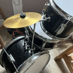 Kids Macys Drum Set $100