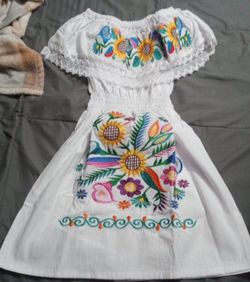 Vestidos artesanales de niñas