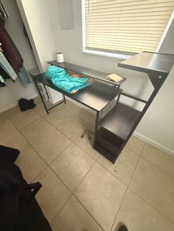 Gaming desk