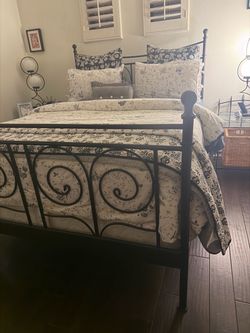 Full seat bedroom