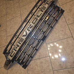 Chevrolet Silverado 2500 LTZ OEM Chrome Grille 