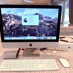 iMac 21.5” 2.7Ghz i5 8gb Great Condition NO KEYBOARD OR MOUSE Plus Porsche HD