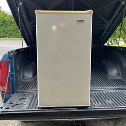 Kenmore Mini Refrigerator 