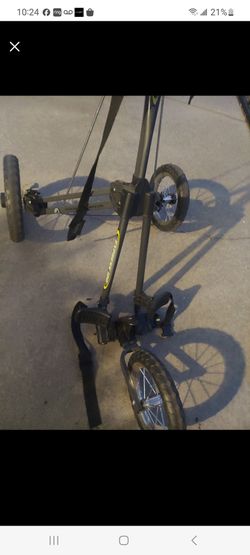 Push golf cart with 3 wheels $50,travel golf bag $50