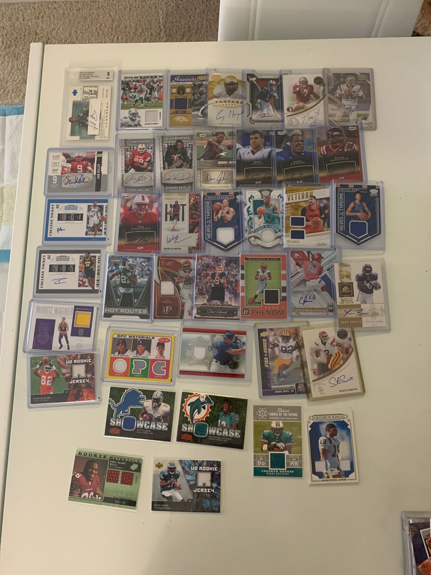 Huge bundle of basketball baseball football cards autograph jersey