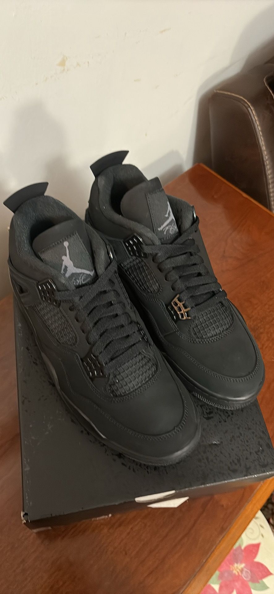 Jordan 4 Black Cats Size 9.5