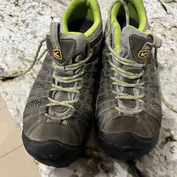 Keen Hiking Shoes /boots Like New