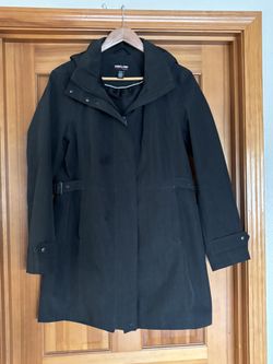 Kirkland Rain Coat women’s medium