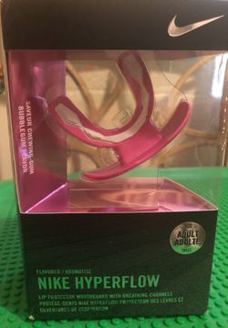 New Nike Hyperflow Mouthguard w/ Lip Protector. Gum Flavor.
