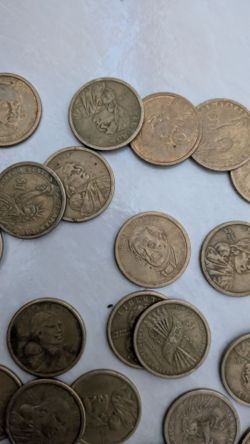 27 monedas x $50