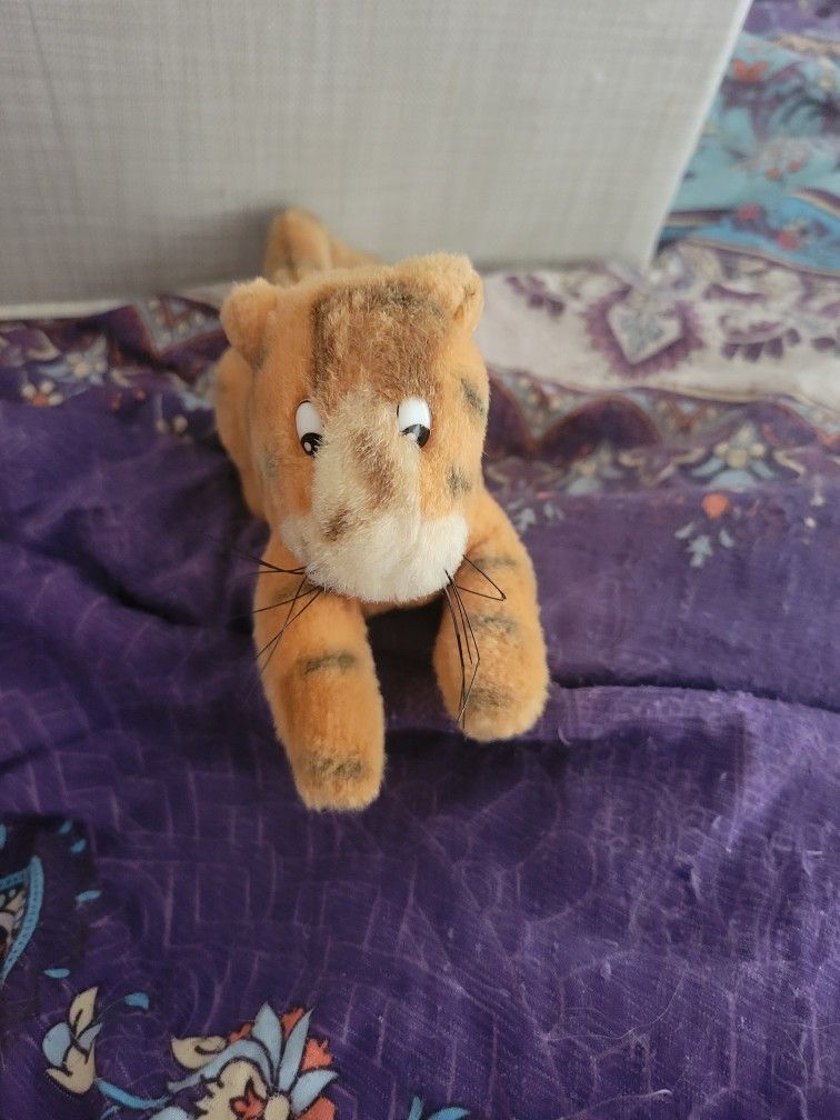 Collectable "Classic Pooh" TIGGER Plushie
