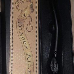 Interactive Peter pettigrew wand with Wizarding World of Harry Potter map