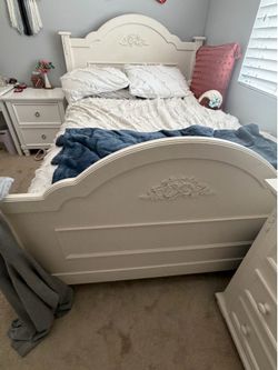 Bedroom set Full Bed.