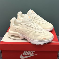 $65 Women’s Air Max Brand New Size 8 / 8.5 / 11 (Men’s 6.5 / 7 / 9.5)