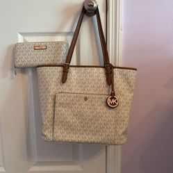 Michael Kors Handbag & Matching Wallet 