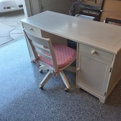 PB Teen Desk