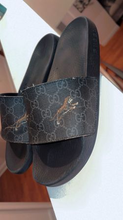 Gucci GG Tiger Slide Sandals
