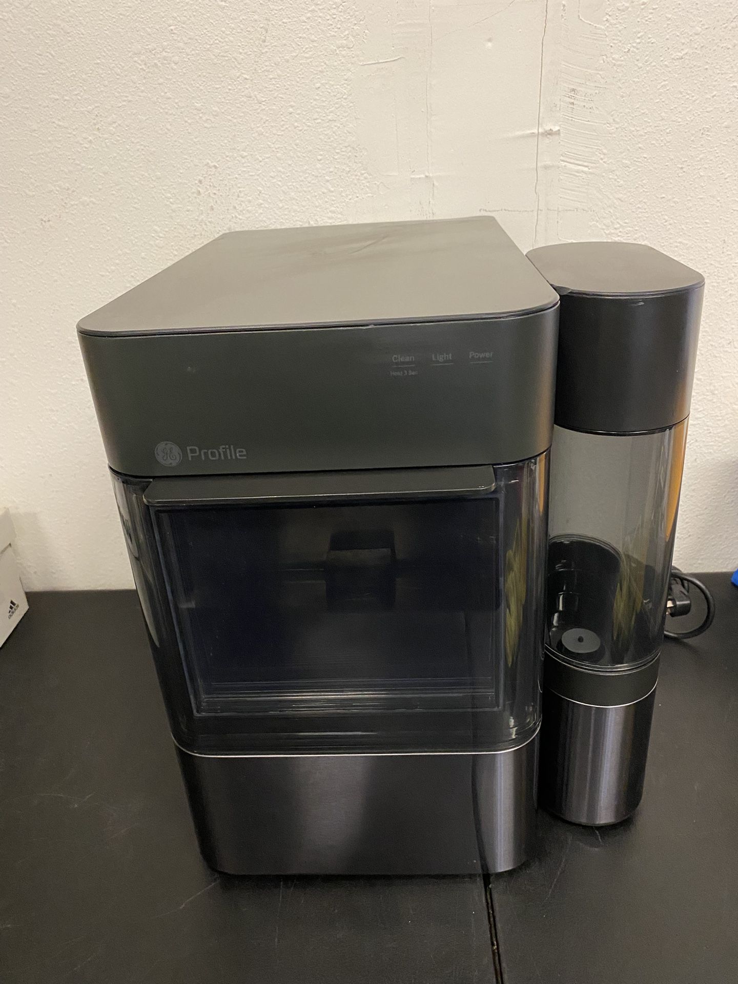Opal GE profile nugget icemaker black stainless steel with Xl Side tank