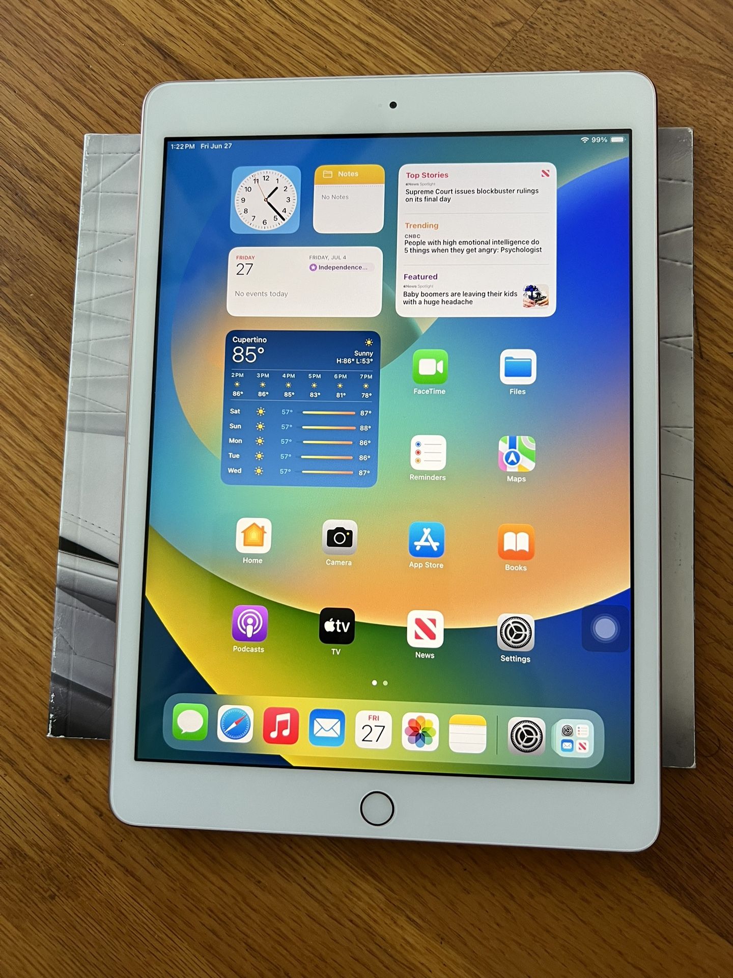 10.2 inches Apple iPad 8th Generation 128Gb Model 2428 Rose WiFi + Cell