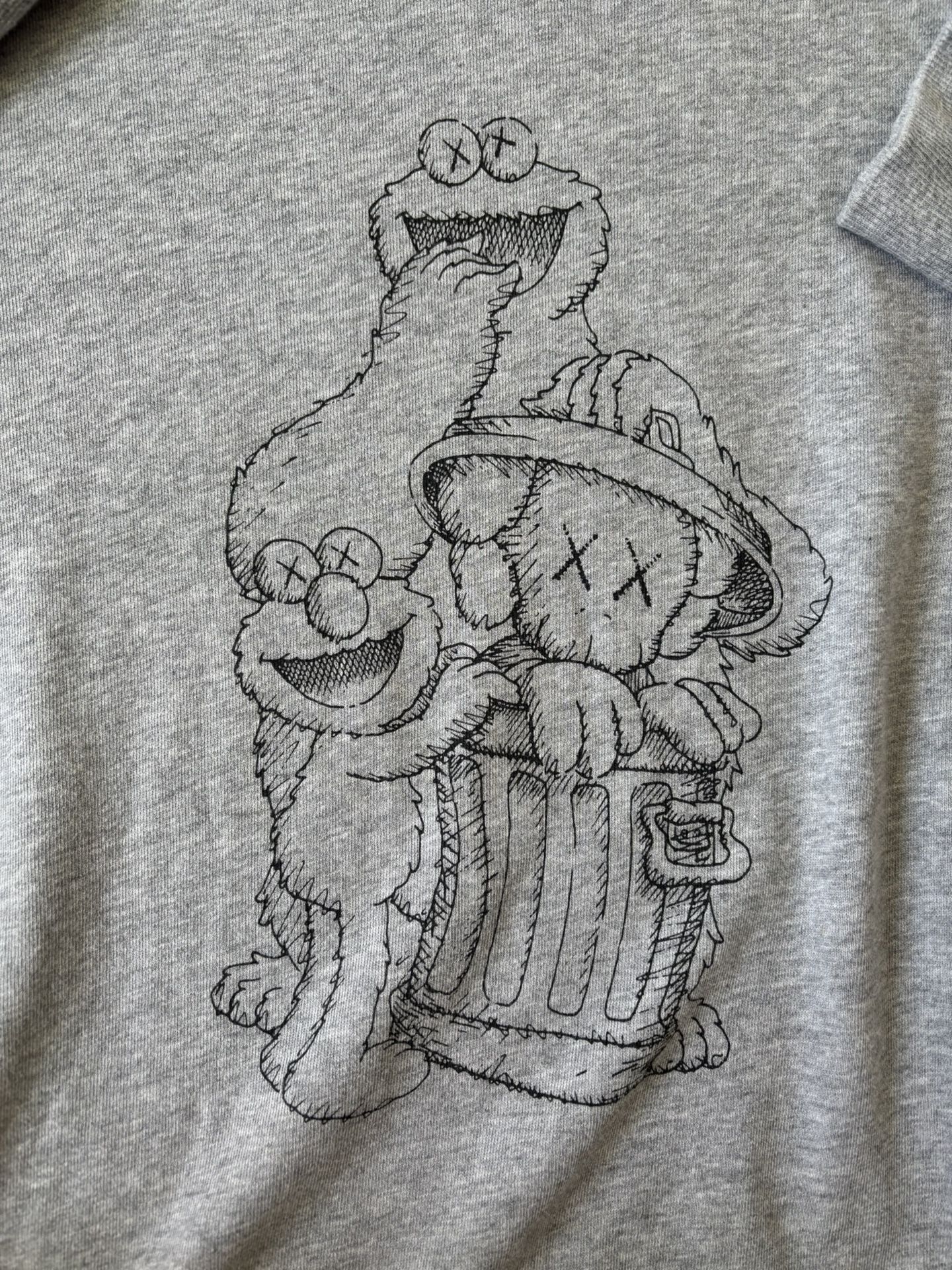 Rare Uniqlo x KAWS x Sesame Street Collab Sweatshirt Gray Size Medium