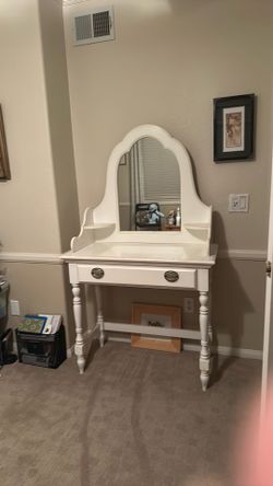 Small vanity