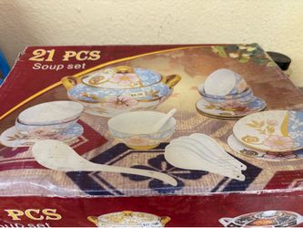 Elegant 21-Piece Gold Porcelain Soup Set - Perfect for Entertaining! New Open Box
