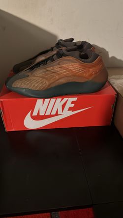 Yeezy 700 v3 copper fade